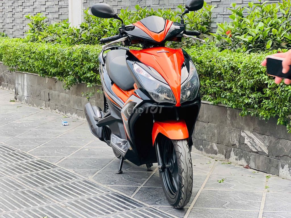 HONDA AIRBLADE 125 VÀNG ĐEN CHÍNH CHỦ BIỂN 29. Mua bán Xe máy tại Quận Nam Từ Liêm Hà Nội được đăng bởi MAI HÒA hình 5
