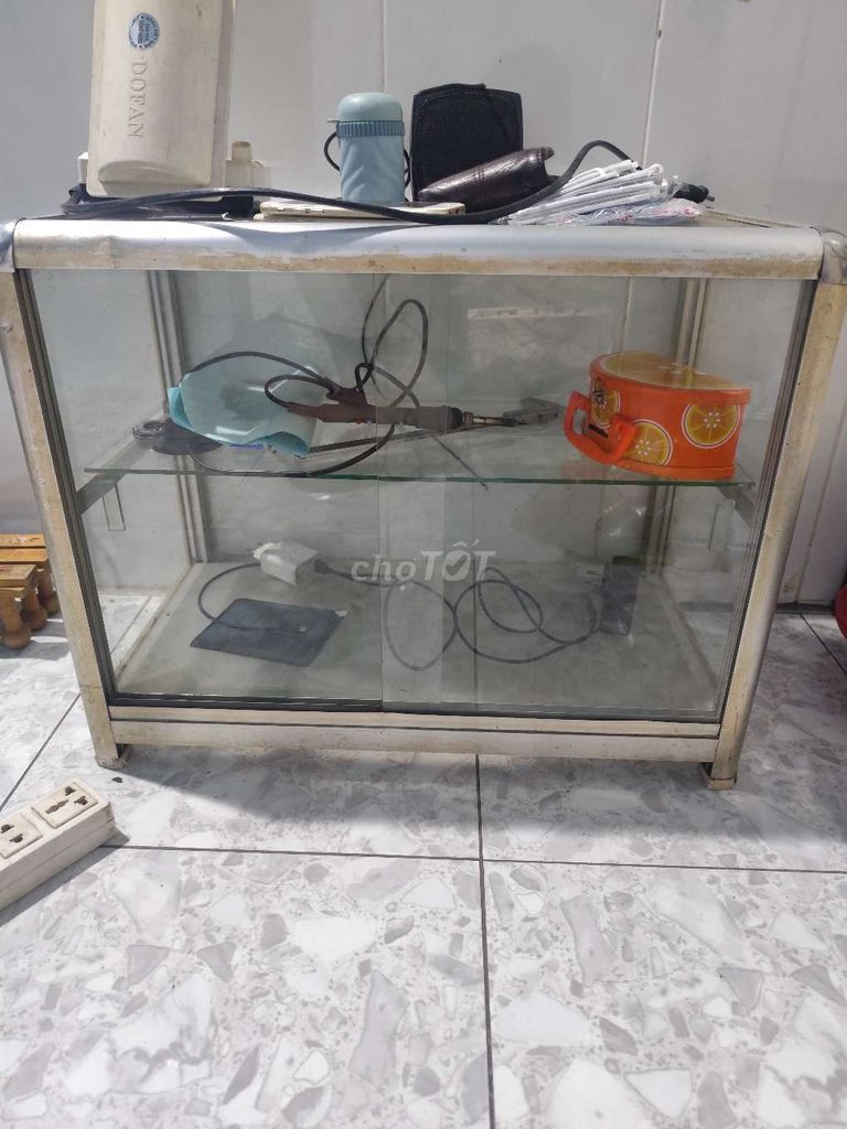 Tủ trưng bày Kính Nhôm Trắng. Mua bán Tủ, kệ gia đình tại Thành phố Dĩ An Bình Dương được đăng bởi Cơ khí Duy Trung hình 1