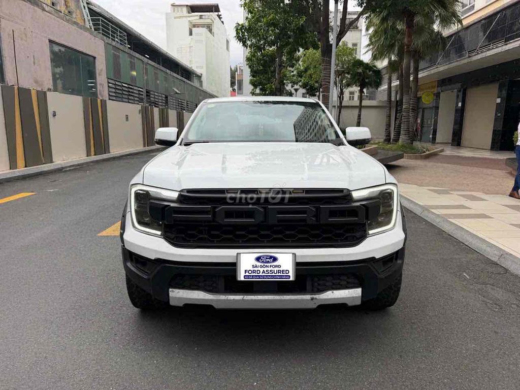 Ford Ranger XLS AT 4x2 2023 body Raptor còn đồ zin