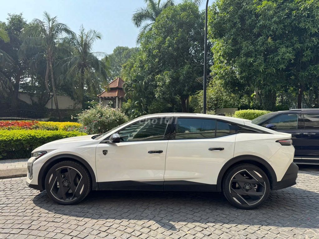 Peugeot 408 GT Line 2023 lăn bánh 2024 2000km. Mua bán Ô tô tại Quận Long Biên Hà Nội được đăng bởi PHÚC LÂM  AUTO hình 3