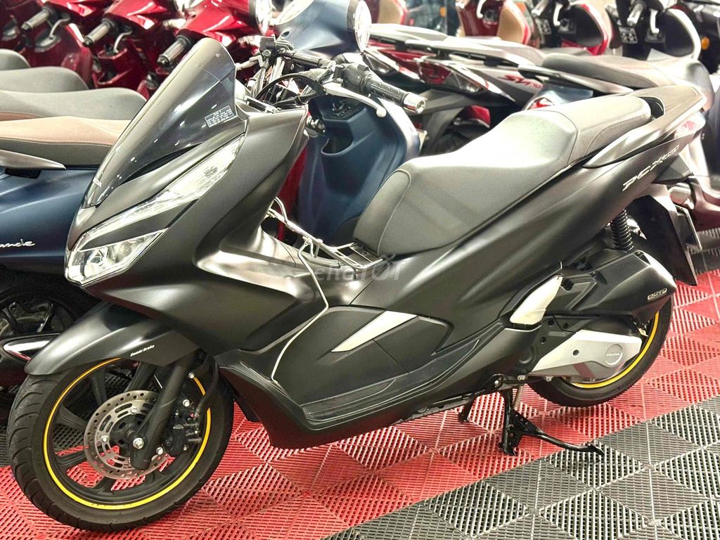 Honda PCX150i 2018 с документами в отличном состоянии