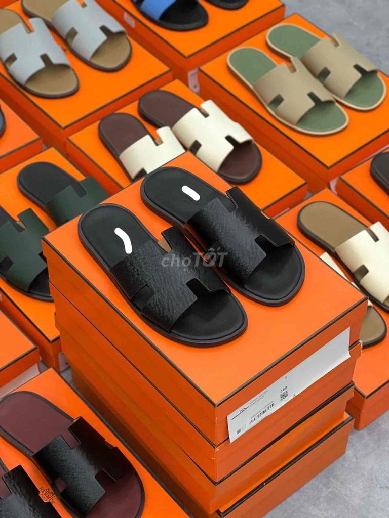 Dép Hermes Nam Da Đen Size 40 full box 2 hộp. Mua bán Giày dép tại Quận Ba Đình Hà Nội được đăng bởi Trung Hiếu hình 1