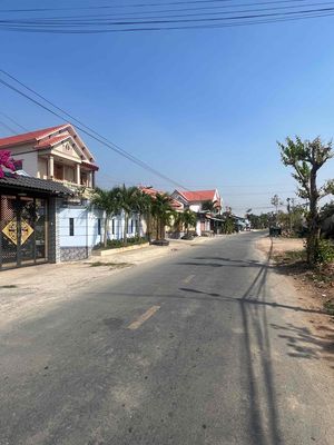 6,24x24 - Mặt tiền nhựa 12m - Sát bên Kinghill, EcoPark. Mua bán đất tại Huyện Bến Lức Long An được đăng bởi Ly Trong Nhan
