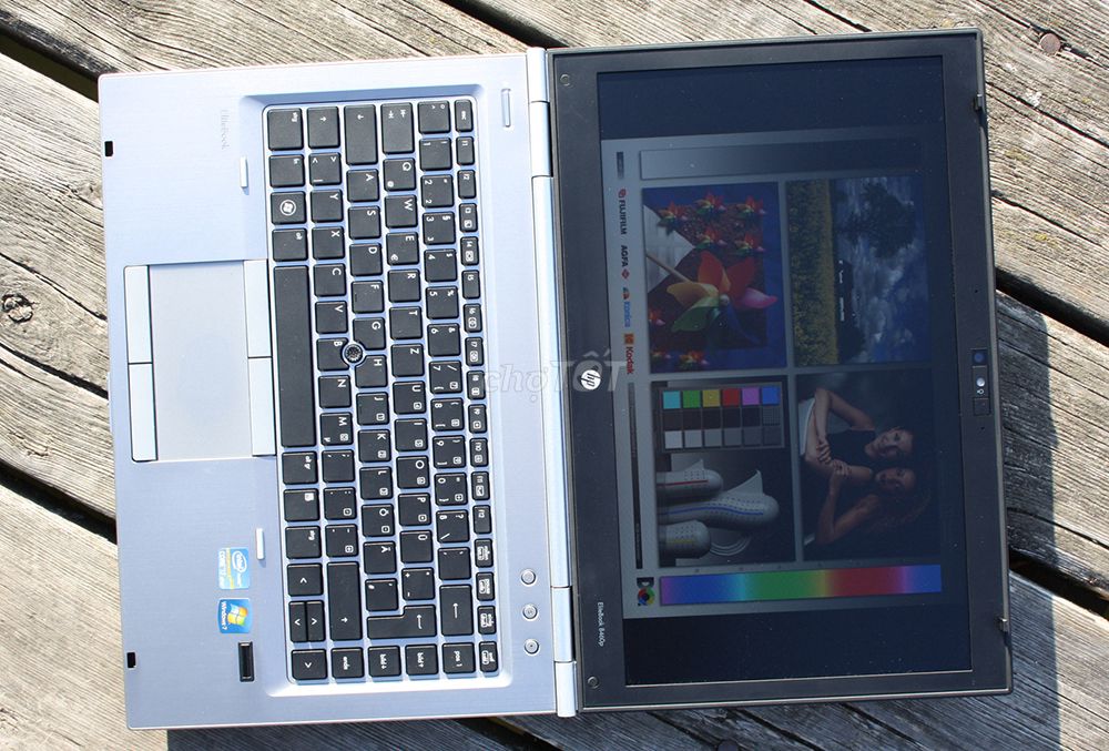 Laptop HP Elitebook 8460P i5 2520M HD+ màu bạc đẹp