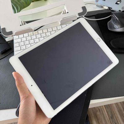 ipad air2 wifi + 3G dưa xài cần pas. Mua bán Máy tính bảng tại Quận Hải Châu Đà Nẵng được đăng bởi Le Thanh