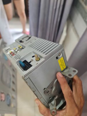 màn hình dvd oto tháo xe đang sử dụng tốt