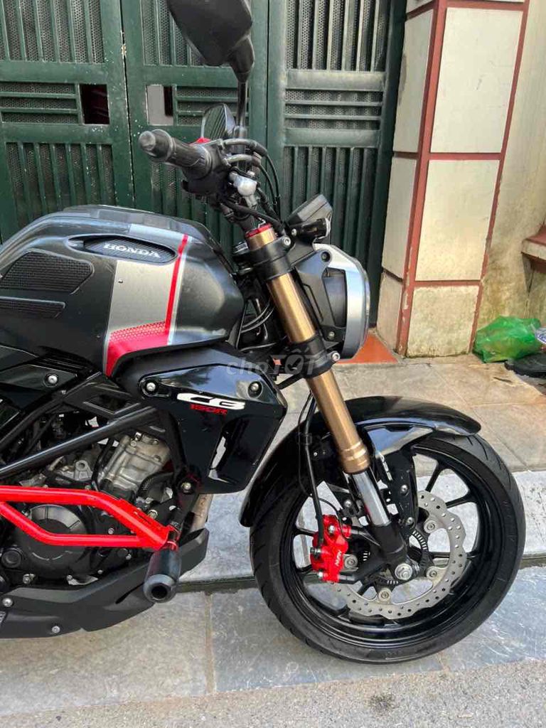 HONDA CB150R ABS FI cuối chót biển 29 Xe lướt mới. Mua bán Xe máy tại Quận Cầu Giấy Hà Nội được đăng bởi Tong motor xe may hình 8