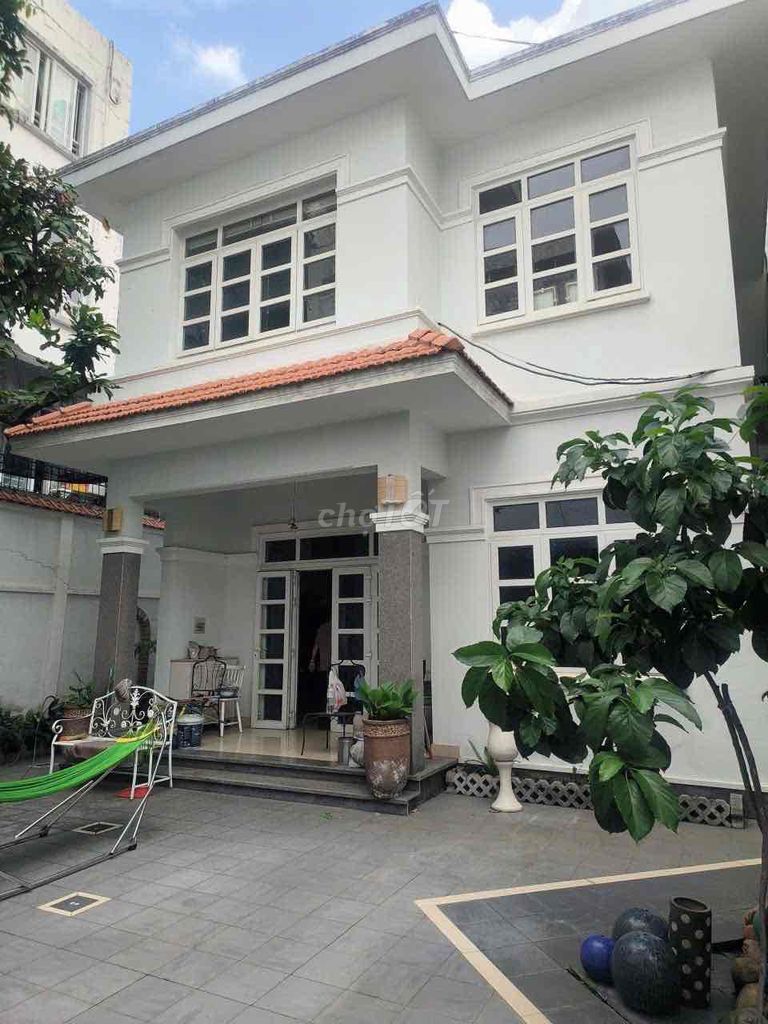 Аренда · 3 комн. · 229 м² · Quận Tân Bình, ул. Đường Nguyễn Cảnh Dị