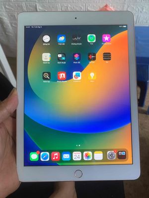 iPad Gen 6 32GB, màn 9.7 inch, đẹp!. Mua bán Máy tính bảng tại Quận Hoàng Mai Hà Nội được đăng bởi Phạm Như Tiến