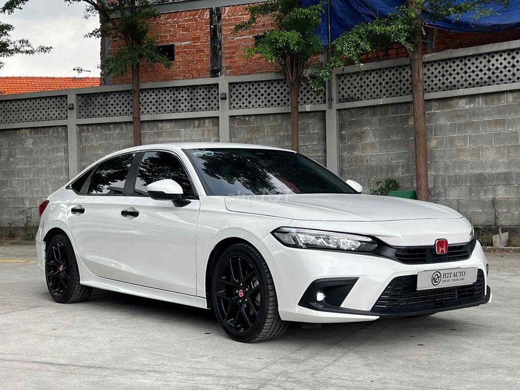 Honda Civic 1.5G 2023 белый 38 000 км