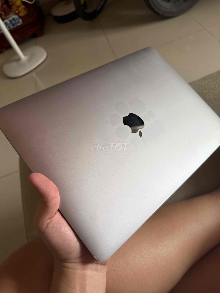 Apple Macbook Air 2020 Intel i5 8GB/512GB. Mua bán Laptop tại Quận Tân Bình Tp Hồ Chí Minh được đăng bởi Hoàng tiến hình 1