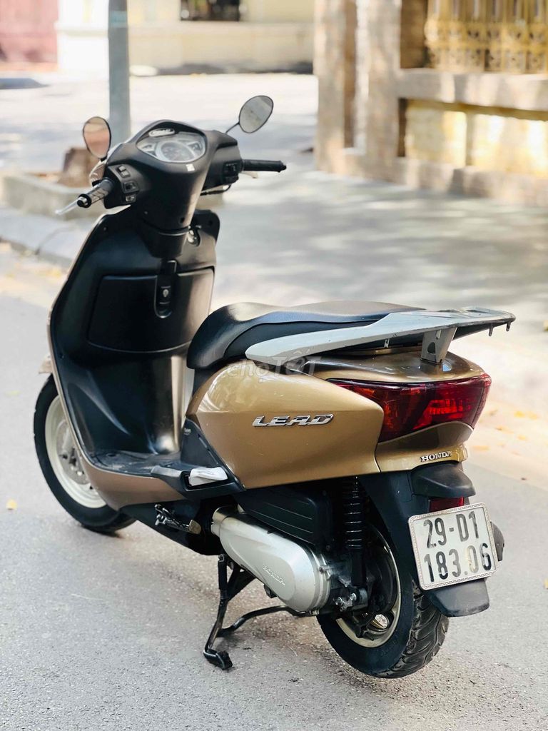 HONDA LEAD 110Fi ĐỜI CHÓT VÀNH CONG BIỂN HN 5 SỐ. Mua bán Xe máy tại Quận Cầu Giấy Hà Nội được đăng bởi Đỗ Mai hình 2