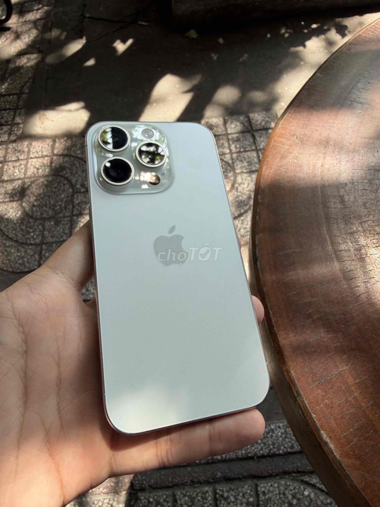Apple iPhone 15 Pro 256GB Trắng Nguyên zin. Mua bán Điện thoại tại Quận Tân Phú Tp Hồ Chí Minh được đăng bởi Nguyễn Đức  hình 1