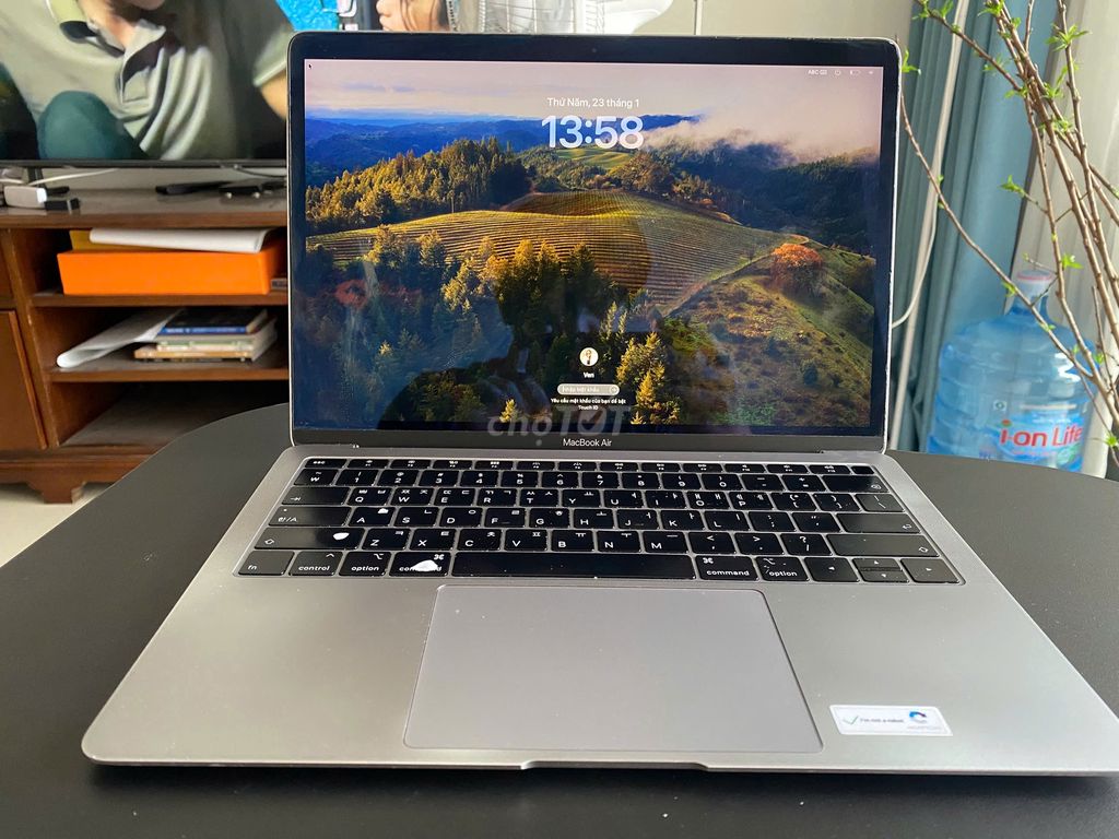 Thanh lý Macbook Air 2019 - 8GB/256GB/i5