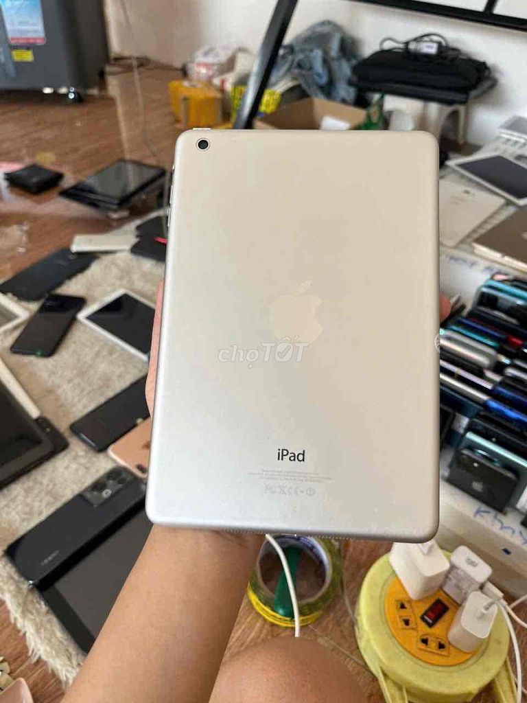 ipad mini 1, 16g,ios9.,pin trâu,wifi tốt. Mua bán Máy tính bảng tại Thành phố Thủ Dầu Một Bình Dương được đăng bởi Phước Mobile hình 1