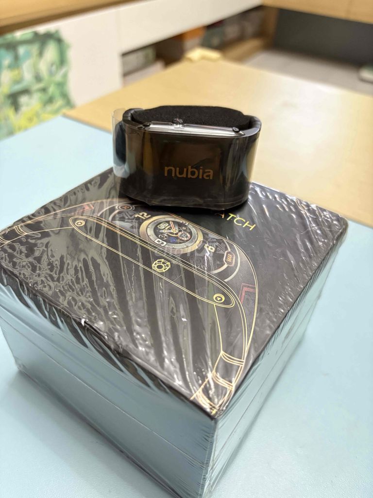 Nubia Watch  New 100% Full box