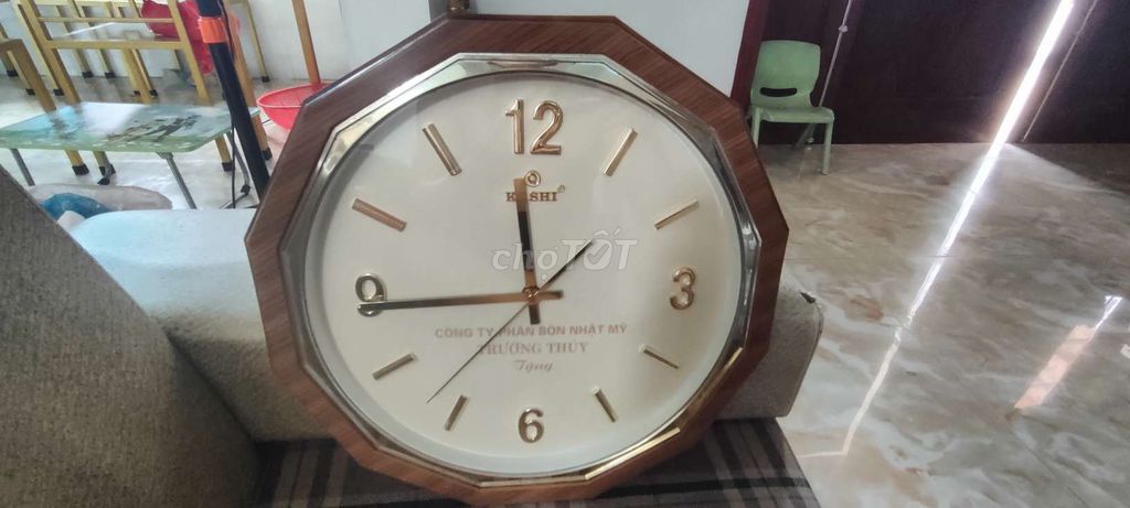 Đồng hồ treo tường Kashi Gỗ Nâu 40cm. Mua bán Nội thất, đồ gia dụng khác tại Huyện Gia Lộc Hải Dương được đăng bởi luyếnpham hình 1