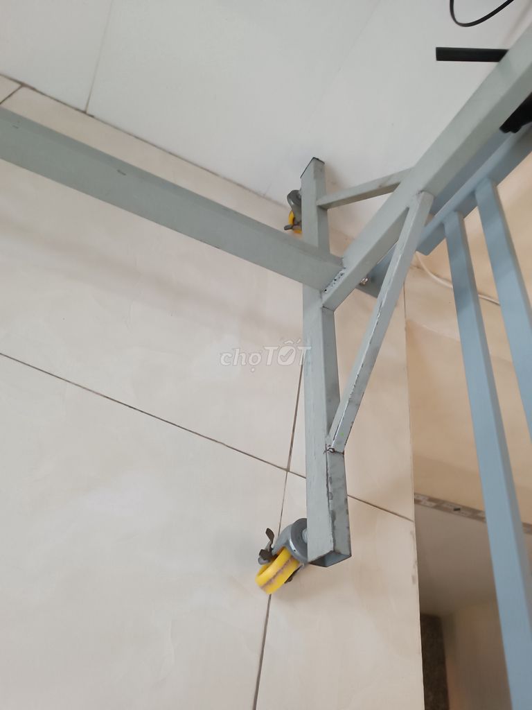 Bán bảng bút lông lớn 2,5m x 1,2m có bánh xe