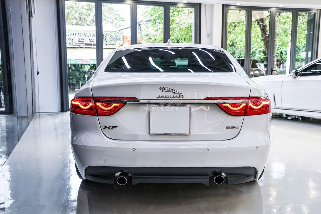 Jaguar XF Pure 2.0 AT 2017 - 1 Chủ Từ Đầu. Mua bán Ô tô tại Quận Tân Bình Tp Hồ Chí Minh được đăng bởi FatCar Auto hình 17