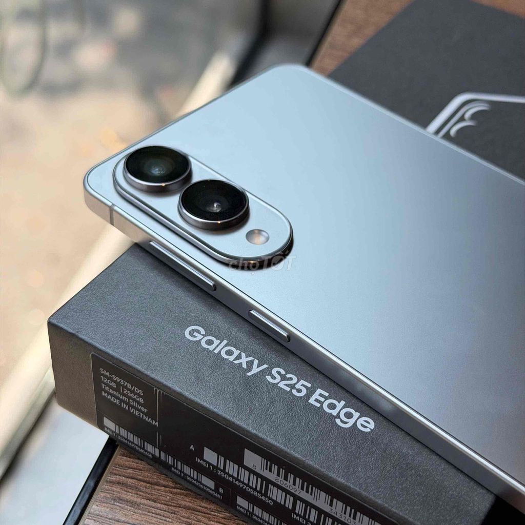 Samsung Galaxy S25 Edge 256GB Bạc. Mua bán Điện thoại tại Quận 10 Tp Hồ Chí Minh được đăng bởi Thế giới phone hình 1