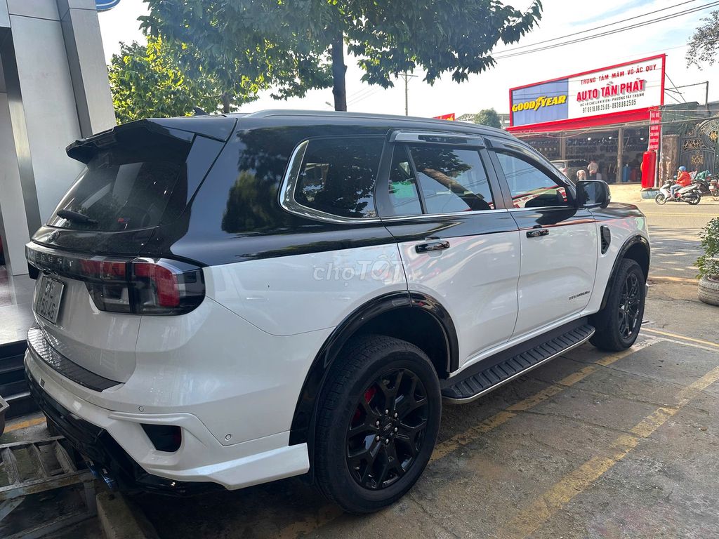 Ford Everest 2024 Titanium+ 2.0 AT 4x4 - 19000 km. Mua bán Ô tô tại Quận Tân Phú Tp Hồ Chí Minh được đăng bởi FORD Bến Thành Xe Đã Qua Sử Dụng hình 5