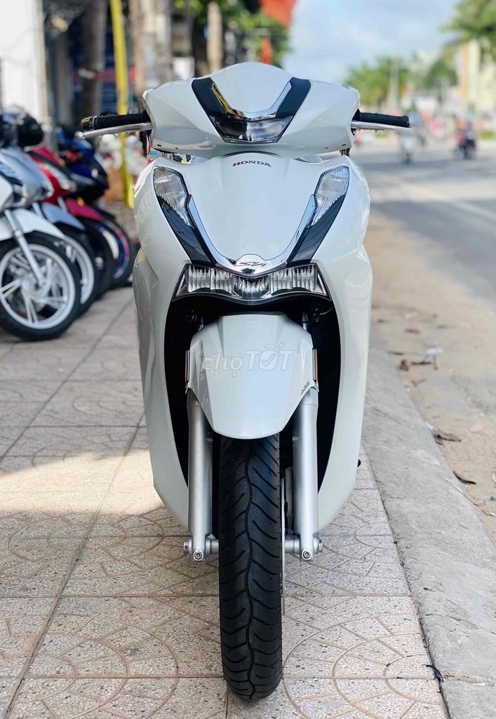 SH 350 nhập ý siêu lướt 3k km chuẩn zin như mới✅. Mua bán Xe máy tại Quận Ninh Kiều Cần Thơ được đăng bởi Hiếu Xe máy Tân Liên Hưng 2 hình 3