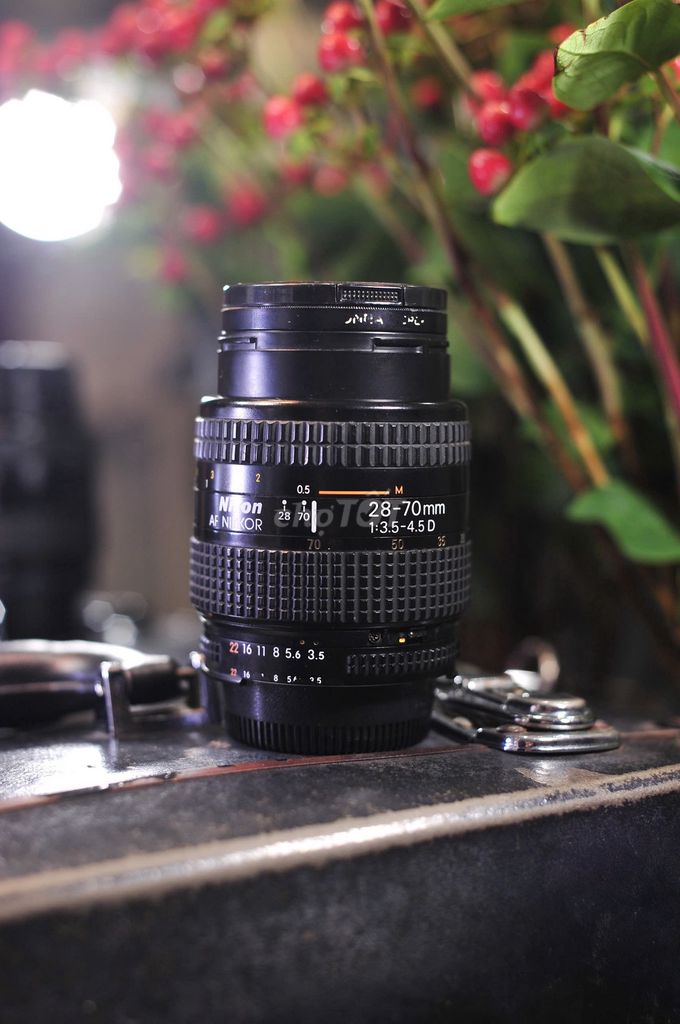 Ống kính Nikon AF Nikkor 28-70mm siêu tia. Mua bán Máy ảnh, Máy quay tại Quận 7 Tp Hồ Chí Minh được đăng bởi Nguyễn Quân hình 1