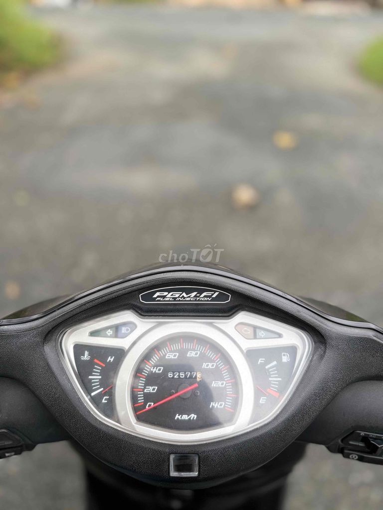 -Honda Lead 110 Fi Máy Zin Êm Mua Chở Đồ Quá Ok. Mua bán Xe máy tại Huyện Phong Điền Cần Thơ được đăng bởi Danh Hà hình 8