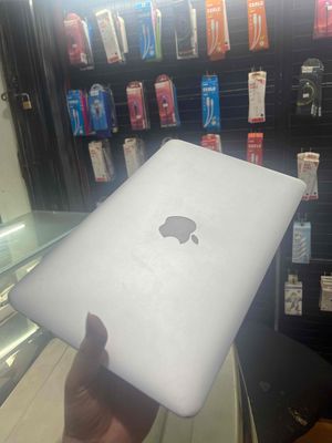 cần bán em macbook air i5