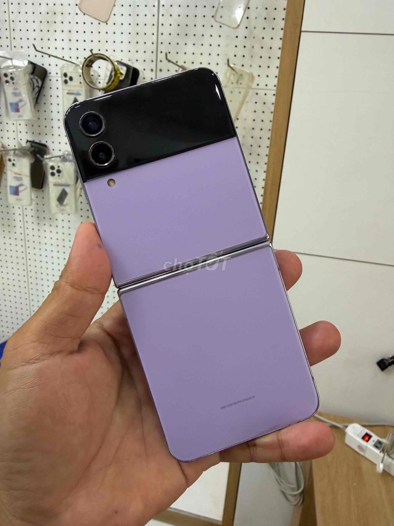 Samsung Galaxy Z Flip4 256GB Tím. Mua bán Điện thoại tại Quận 12 Tp Hồ Chí Minh được đăng bởi Kim Long Mobile hàng thanh lý hình 1