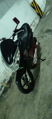 Honda PCX màu Đen Đỏ