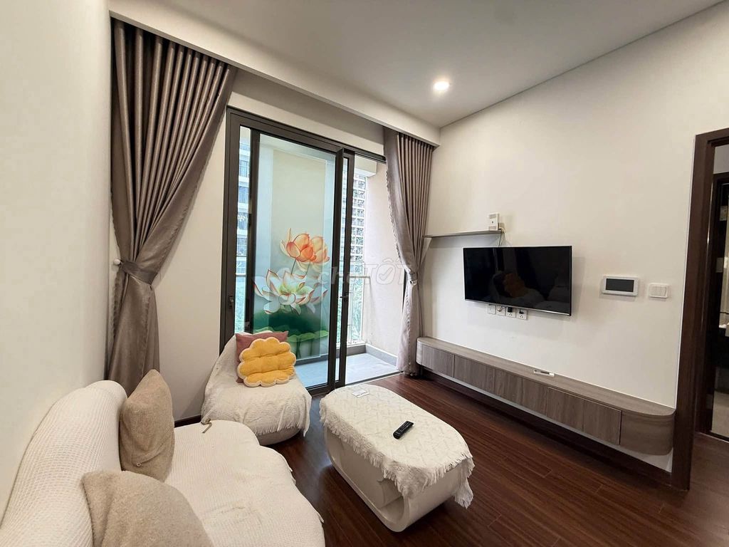 Квартира с 2 спальнями, мебелью и низким этажом, Vinhomes Ocean Park