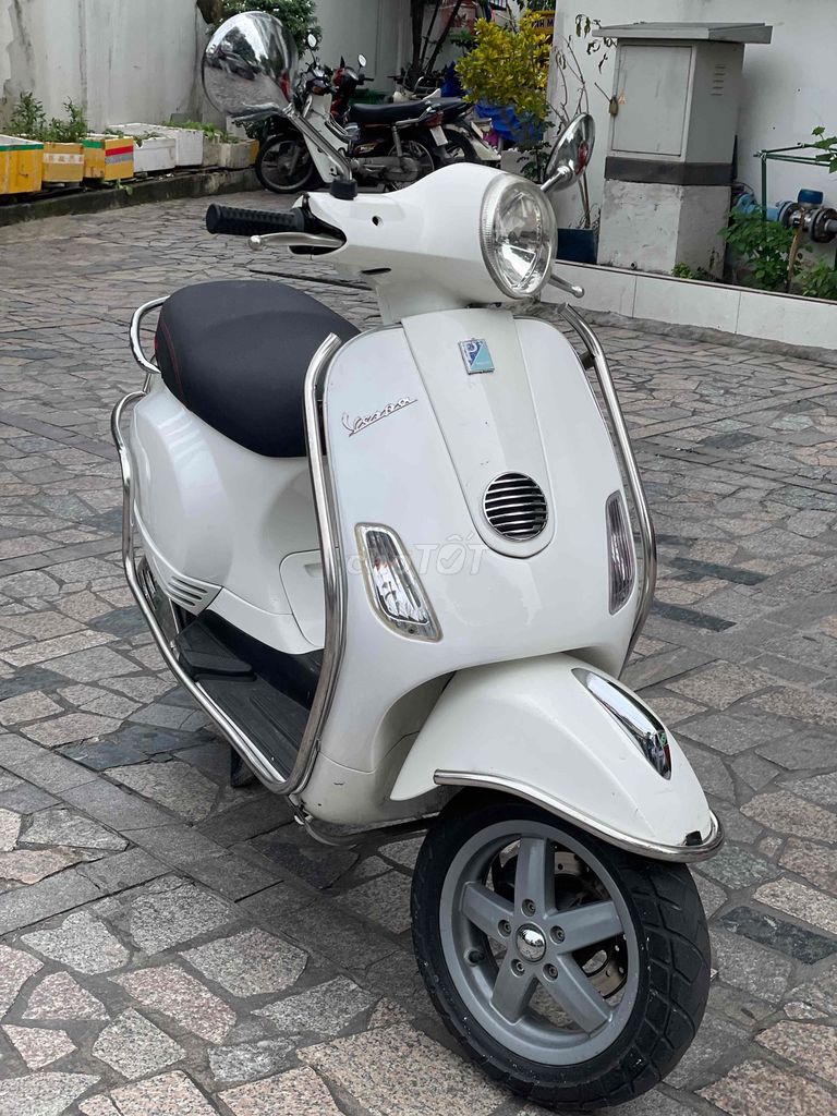 vespa 150cc chính chủ trả trc 6tr9 nhận xe. Mua bán Xe máy tại Quận 7 Tp Hồ Chí Minh được đăng bởi Dương Đạt hình 1