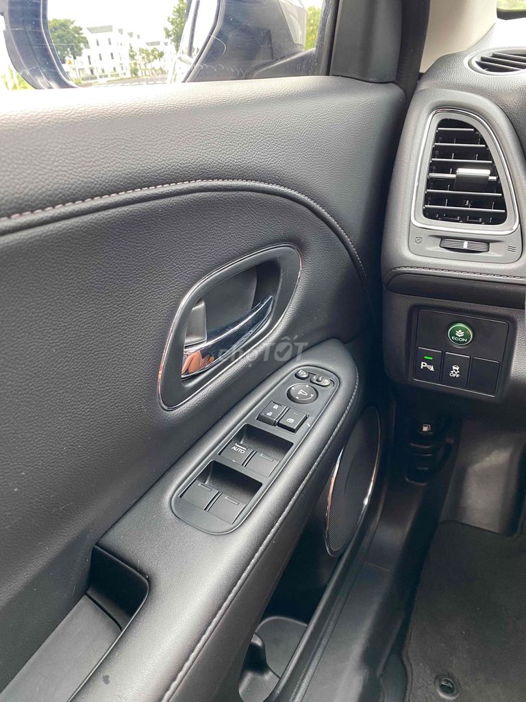 Honda HR-V 2019 HR-V L - 63000 km. Mua bán Ô tô tại Thành phố Buôn Ma Thuột Đắk Lắk được đăng bởi Nguyen dang huy hình 8