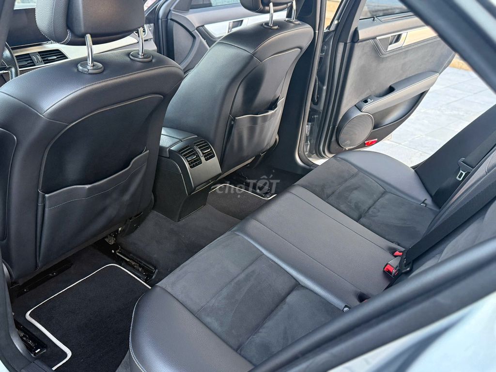 Mercedes C200 Editions 2014 Siêu Đẹp. Mua bán Ô tô tại Quận Thanh Xuân Hà Nội được đăng bởi Nguyễn Tuấn Hoàng hình 7