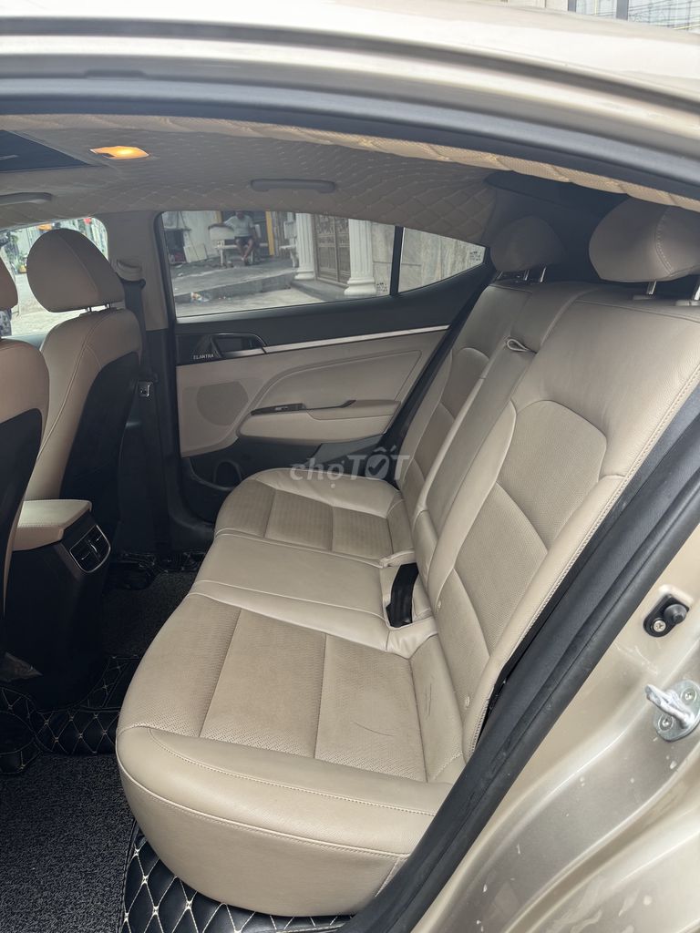 Hyundai Elantra 2019 1.6 AT - 86836 km. Mua bán Ô tô tại Quận Tân Phú Tp Hồ Chí Minh được đăng bởi N B hình 6