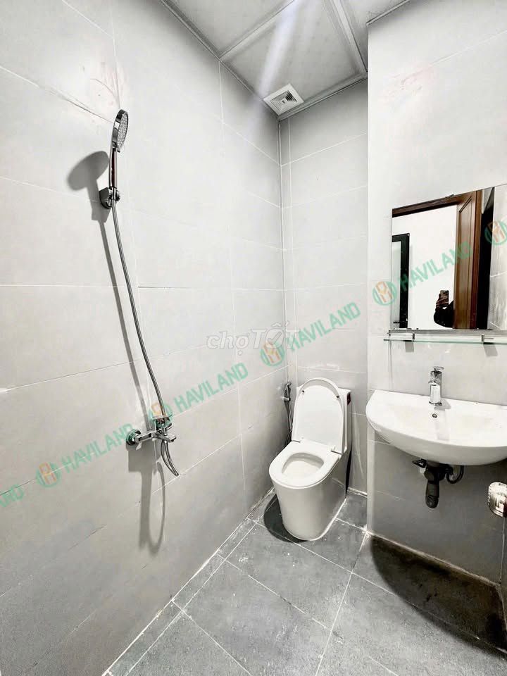 Furnished room with balcony near the University Village — photo 4