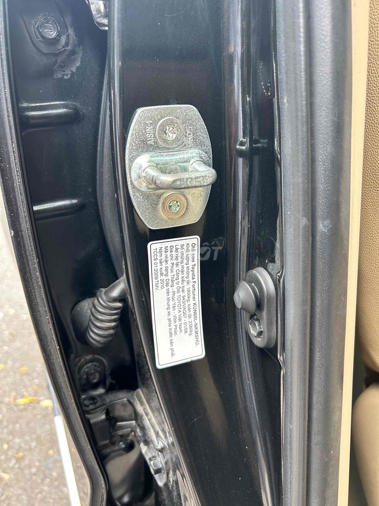 Toyota Fortuner 2010 photo 4