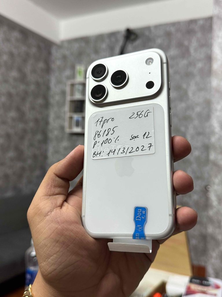 Apple iPhone 17 Pro 256GB Trắng Sạc 1L. Mua bán Điện thoại tại Quận Liên Chiểu Đà Nẵng được đăng bởi Tin Store hình 1