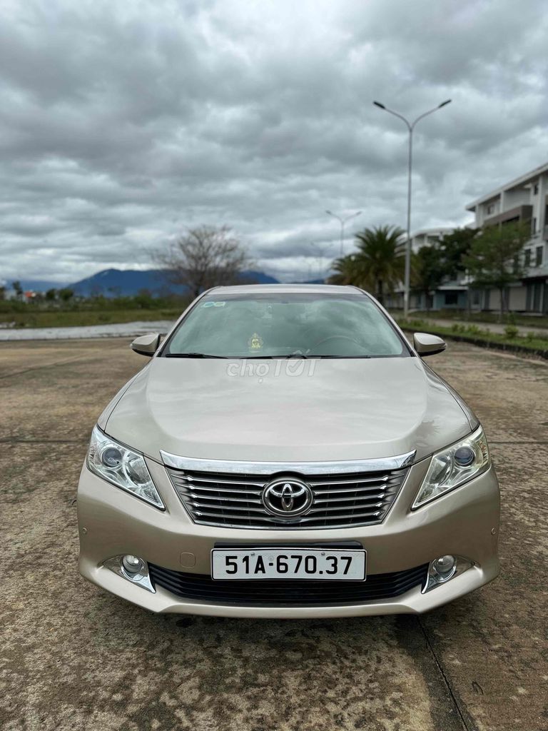 Toyota Camry 2013 2.5Q - 8 km