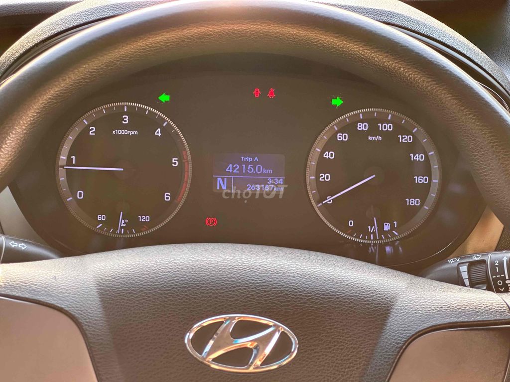 Em bán Hyundai Solati 2017 Du lịch nòi màu bạc. Mua bán Phương tiện khác tại Quận Bình Tân Tp Hồ Chí Minh được đăng bởi Xe Hồng Minh hình 9