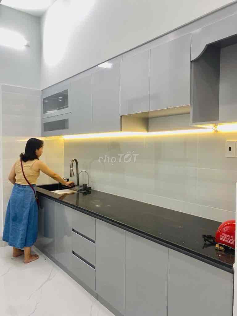 NHÀ CHIẾN LƯỢC -BÌNH TÂN -4 TẦNG BTCT -4 x 11m - 4PN - HẺM XE HƠI -