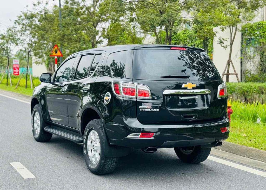 Chevrolet Trailblazer 2018 LT 2.5L 4x2 MT - 105000. Mua bán Ô tô tại Quận Cầu Giấy Hà Nội được đăng bởi Tuấn Xe Lướt  hình 3