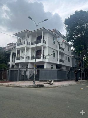 Villa 200 m² · 6 bed · Đường Dương Văn An