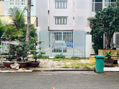 Lô đất hiếm giữa khu biệt lập ven sông đối diện RMIT – QUẬN 7 - 17 TỶ