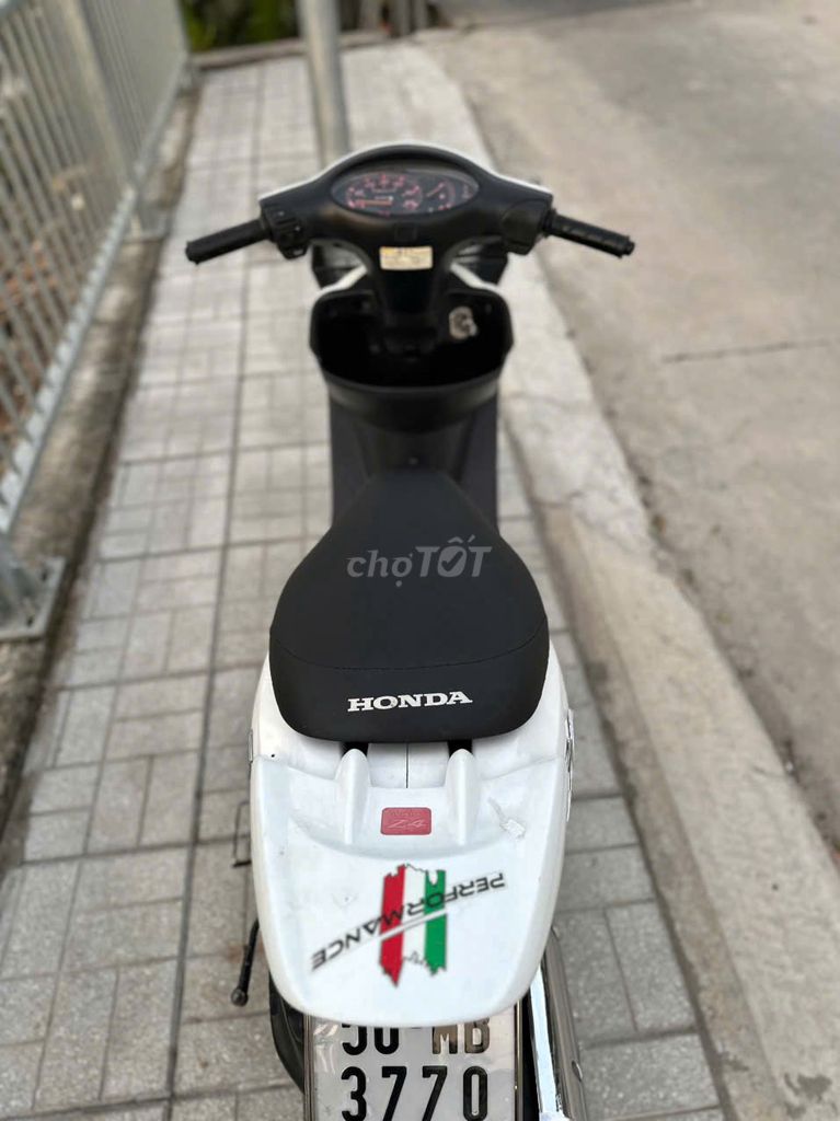 Honda Dio Z4 FI 50cc Trắng. Mua bán Xe máy tại Huyện Nhà Bè Tp Hồ Chí Minh được đăng bởi Văn Ninh hình 2