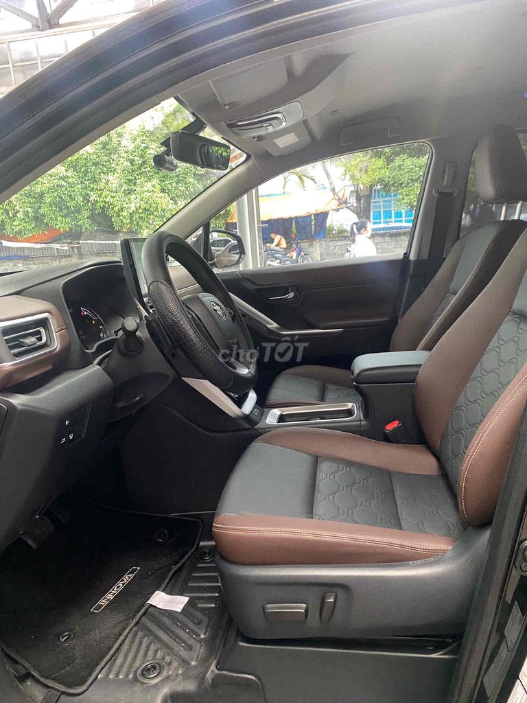 Toyota Innova Cross 2025-HÀNG HIẾM XE LƯỚT 5000 km. Mua bán Ô tô tại Quận 11 Tp Hồ Chí Minh được đăng bởi TOYOTA LÝ THƯỜNG KIỆT hình 4