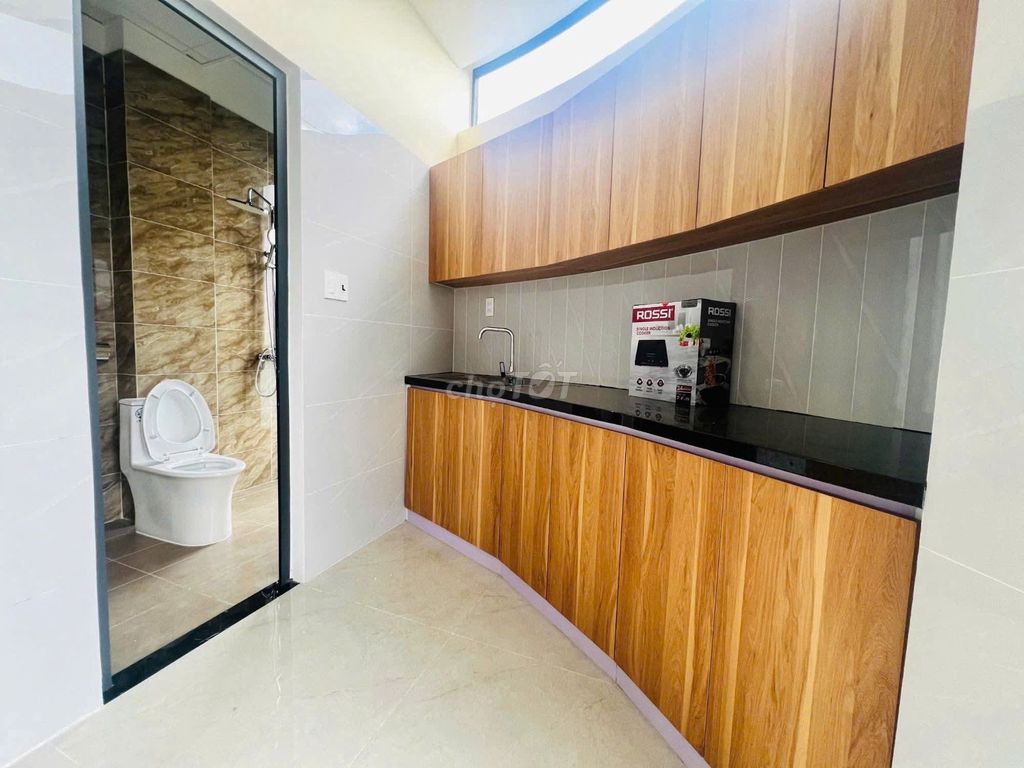 Bright room with mezzanine and balcony on Kinh Dương Vương — photo 3