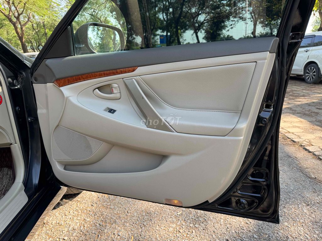 Toyota Camry 2007 2.4G zin chất. Mua bán Ô tô tại Quận Hoàng Mai Hà Nội được đăng bởi Tất Thành hình 12