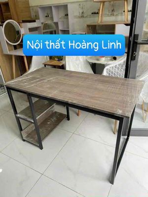 bàn có kệ sách 2 tầng. Mua bán Bàn ghế tại Thành phố Thủ Đức Tp Hồ Chí Minh được đăng bởi Trần Võ Hoàng Linh